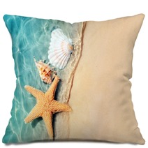 Starfish And Seashell On The Summer Beach In Sea Water Pillows 210075031