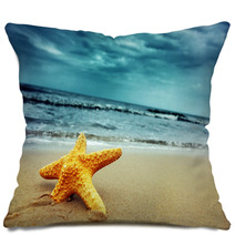 Starfish On The Tropical Beach Pillows 9054631