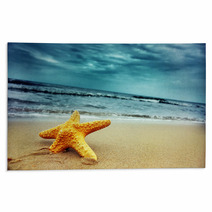 Starfish On The Tropical Beach Rugs 9054631