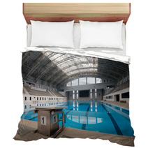 Starting Block No 1 In An Empty Swimming Pool Bedding 71690293