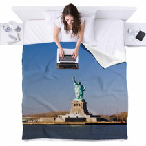 Statue Of Liberty In New York City Blankets 63601352