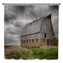 Stormy Barn Old Barn On Prairie With Stormy Sky Usa Bath Decor 87839146