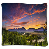 Summer Sunset At Snake River Overlook Blankets 54651413