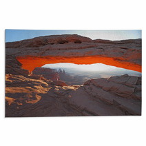 Sunrise In Canyonlands National Park Rugs 68937205