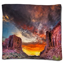 Sunset In The Utah Desert Blankets 69841543