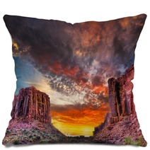 Sunset In The Utah Desert Pillows 69841543