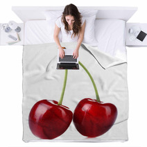 Sweet Cherry Isolated On White Blankets 66244720