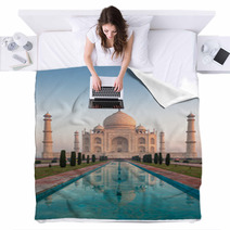 Taj Mahal Agra India Blankets 51219701