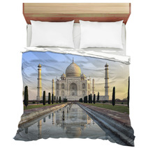 Taj Mahal At Sunrise Bedding 48604470