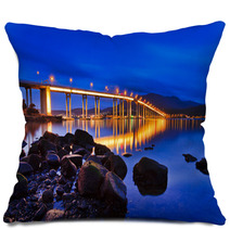 Tasman Bridge Side Rise Pillows 64904440