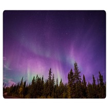 The Amazing Night Skies Over Yellowknife Northwest Territories Of Canada Putting On An Aurora Borealis Show Rugs 98360236