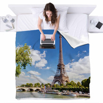 The Eiffel Tower Blankets 59254074