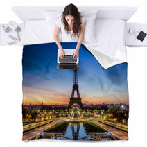 Tour Eiffel Paris France Blankets 38382416
