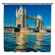 Tower Bridge, London, UK Bath Decor 61791887