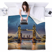 Tower Bridge Sunset Blankets 51369155