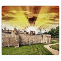 Tower Of London Famous Royal Castle And Medieval Prison Rugs 65441406