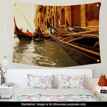Traditional Venice Gondola Ride Wall Art 10147240