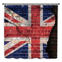 UK Flag On A Cracked Brick Wall Bath Decor 54499310