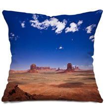 USA - Monument Valley Pillows 69840716