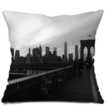 Vista De Manhattan Desde El Puente De Brooklyn New York Pillows 63285570