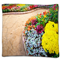 Way In The Garden Blankets 60240162