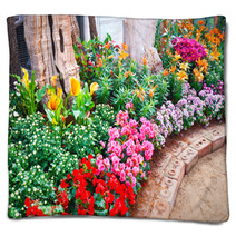 Way In The Garden Blankets 60240481