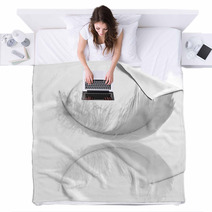 White Feather Reflection Blankets 10048067