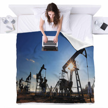 Working Oil Pumps Silhouette Blankets 40660586