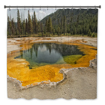 Yellowstone Heat Pool Near Geyser Bath Decor 70651541