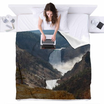 Yellowstone Lower Falls Blankets 69982141