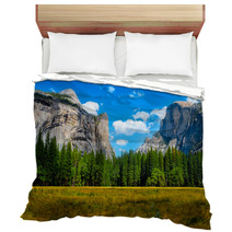 Yosemite Valley Panoramic Landscape Yosemite National Park California Usa Bedding 114640357