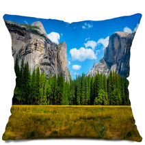 Yosemite Valley Panoramic Landscape Yosemite National Park California Usa Pillows 114640357