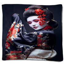 Young Pretty Geisha In Kimono Blankets 68653402