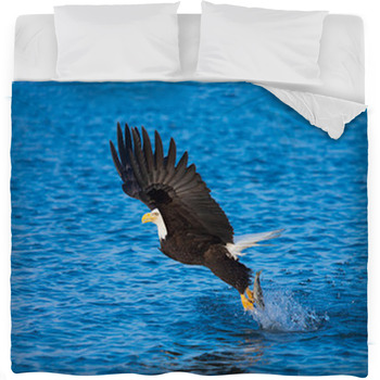 Bald Eagle With Fish In Talons Alaska Fleece Bed Blanket