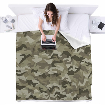 Camouflage Pattern Seamless Woodland Fleece Bed Blanket