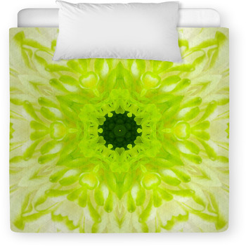 Green Concentric Flower Center. Toddler Comforter