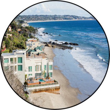 Houses By Ocean In Malibu California Round Rug