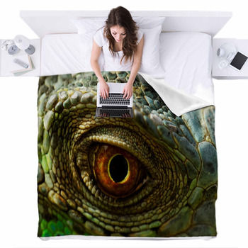 Iguana Eye Fleece Bed Blanket