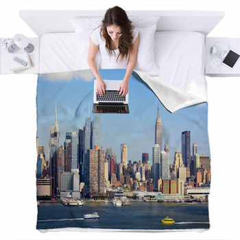 Manhattan Skyline Over Hudson River Fleece Bed Blanket