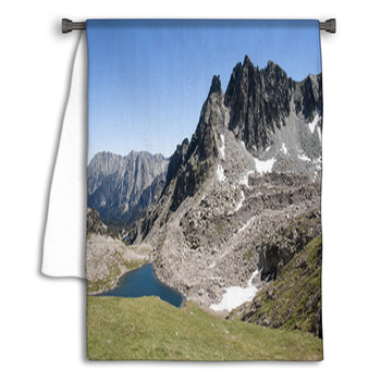 Parque Nacional De Aigüestortes Y Estany De Sant Towel