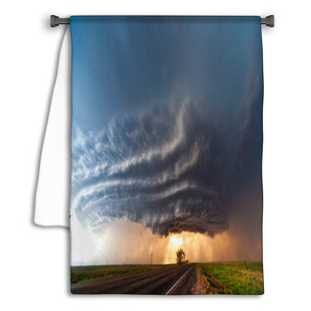 Severe Thunderstorm In The Great Plains Towel