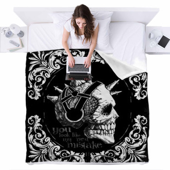 Vintage Skull T Shirt Graphic Design Fleece Bed Blanket