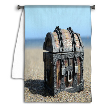Vintage Wooden Chest Trunk Towel